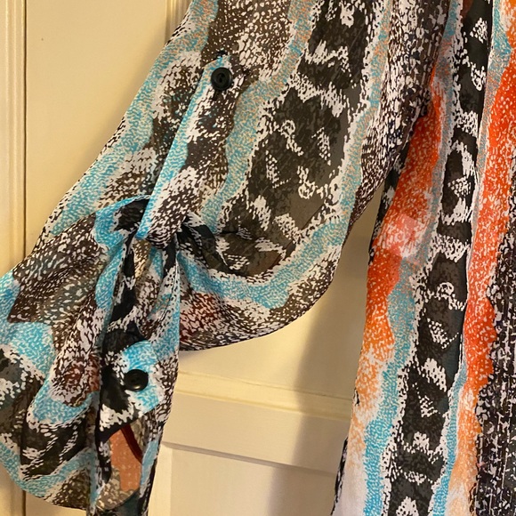 Diane Von Furstenberg button up top - Picture 7 of 9